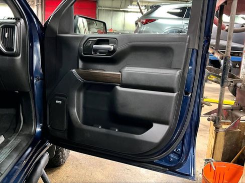 Used 2019 Chevrolet Silverado 1500 LT Trail Boss image 20