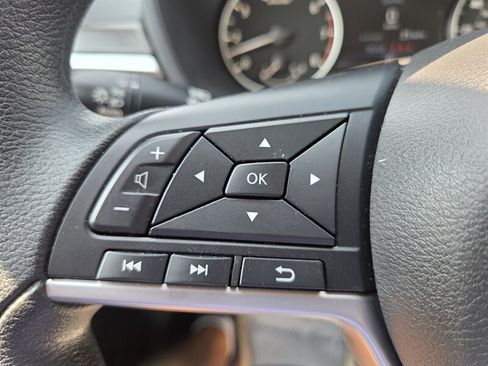 Used 2025 Nissan Altima 2.5 SV FWD image 15