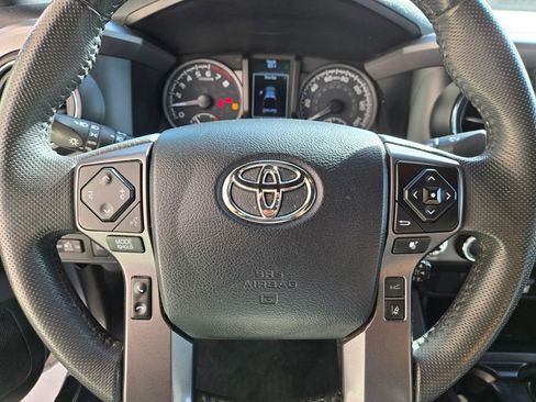Used 2023 Toyota Tacoma TRD Off-Road image 9