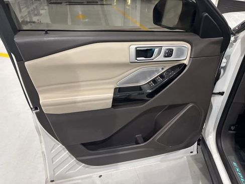 Used 2022 Ford Explorer Platinum w/ Equipment Group 601A image 14