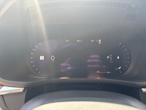 Used 2023 Volvo XC60 B5 Plus AWD/4WD image 21
