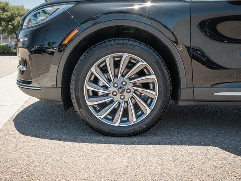 Used 2023 Lincoln Corsair Reserve w/ Equipment Group 201A image 15