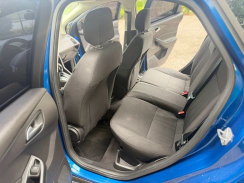 Used 2018 Ford Focus SE FWD image 4