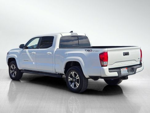 Used 2017 Toyota Tacoma TRD Sport w/ Tow Package RWD image 6
