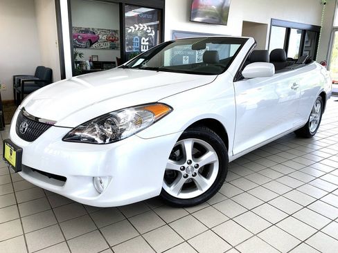 Used 2006 Toyota Solara SLE FWD image 1
