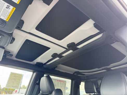 New 2025 Ford Bronco Raptor w/ Interior Carbon Fiber Pack image 31