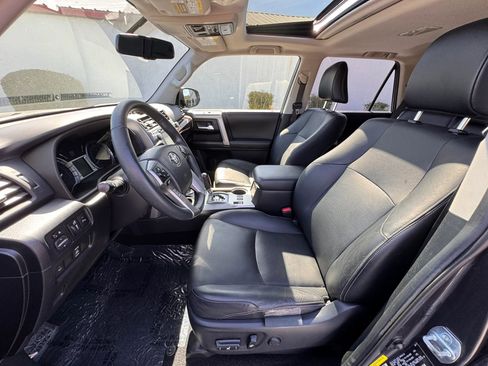 Used 2018 Toyota 4Runner Limited AWD/4WD image 10