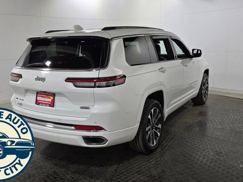 Used 2021 Jeep Grand Cherokee L Overland w/ Luxury Tech Group IV AWD/4WD image 6