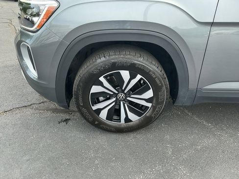 Certified 2025 Volkswagen Atlas SE FWD image 31