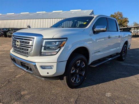 Used 2021 Nissan Titan Platinum Reserve w/ Moonroof Package image 8