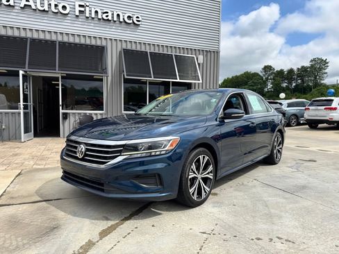 Used 2021 Volkswagen Passat 2.0T SE image 1