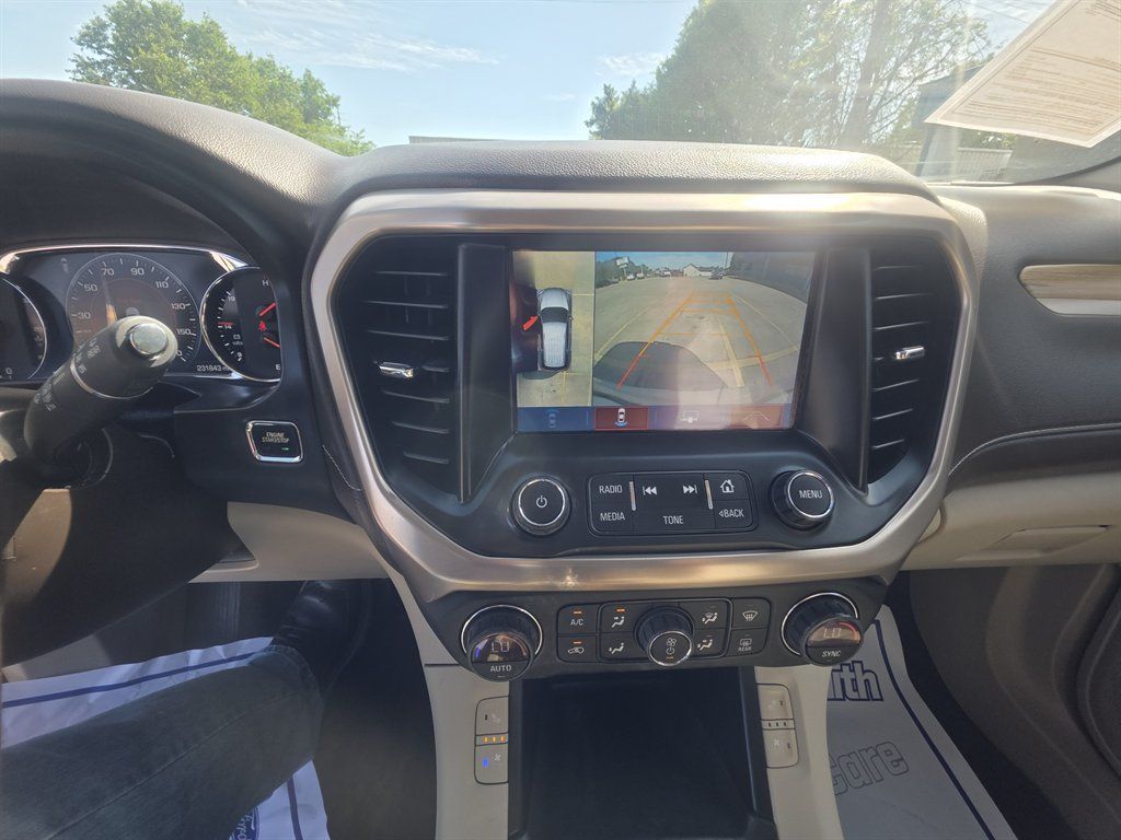 Used 2018 GMC Acadia Denali w/ Technology Package FWD image 13