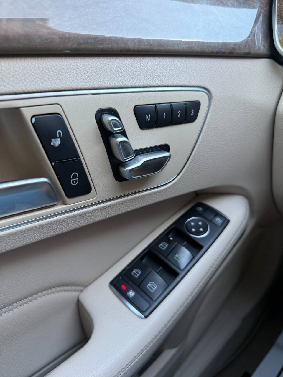 Used 2014 Mercedes-Benz E 350 4MATIC Wagon w/ Premium 1 Package image 28