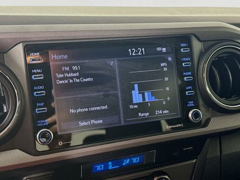 Used 2022 Toyota Tacoma TRD Off-Road image 17