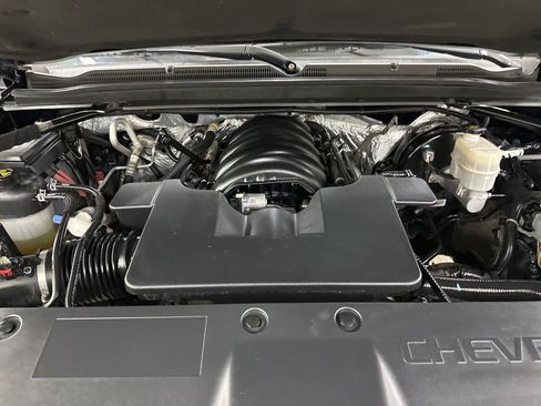 Used 2015 Chevrolet Suburban LT image 17