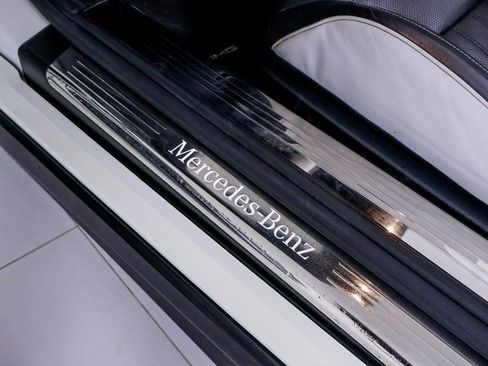 Used 2015 Mercedes-Benz SL 550 image 34