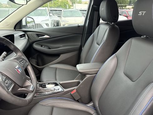 Used 2026 Buick Encore GX Sport Touring w/ Comfort Package FWD image 5