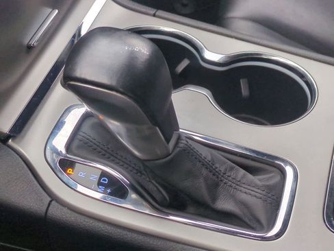 Used 2019 Jeep Grand Cherokee Limited image 30