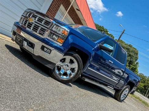 Used 2015 Chevrolet Silverado 1500 LTZ Z71 w/ LTZ Plus Package AWD/4WD image 4