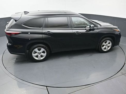 Certified 2025 Toyota Highlander LE image 48