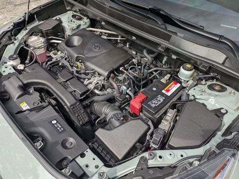 Used 2019 Toyota RAV4 XLE w/ Convenience Package FWD image 30