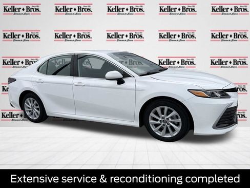 Used 2022 Toyota Camry LE image 1