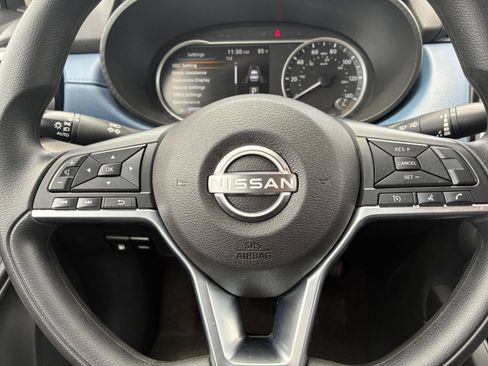 Used 2025 Nissan Versa SV FWD image 21