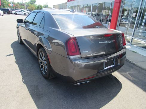 Used 2017 Chrysler 300 S w/ 300S Premium Group AWD/4WD image 7