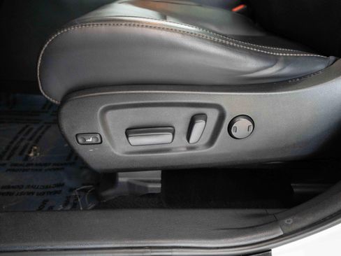 Used 2017 Toyota Highlander Limited Platinum AWD/4WD image 12