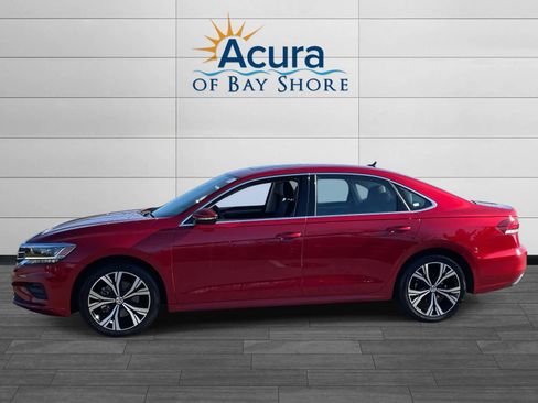 Used 2022 Volkswagen Passat 2.0T SE image 2