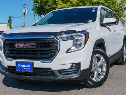 Used 2022 GMC Terrain SLE w/ Driver Convenience Package