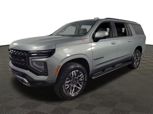 Used 2026 Chevrolet Suburban Z71 w/ Comfort Package image 3