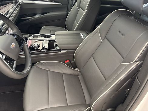 New 2025 Cadillac Escalade ESV Sport w/ Touring Package image 9