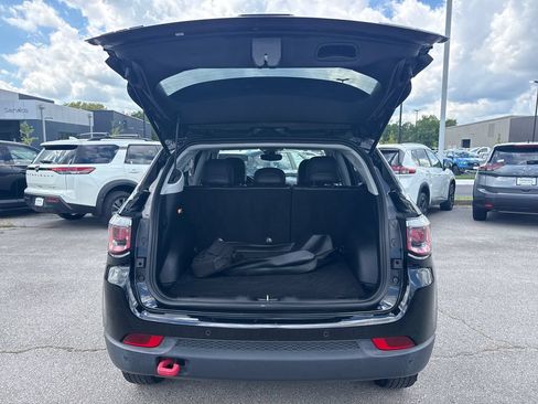 Used 2018 Jeep Compass Trailhawk w/ Leather Interior Group AWD/4WD image 9