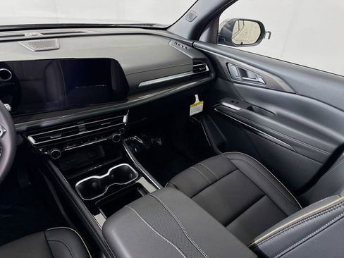 New 2026 Chevrolet Traverse High Country w/ LPO, Floor Liner Package AWD/4WD image 26