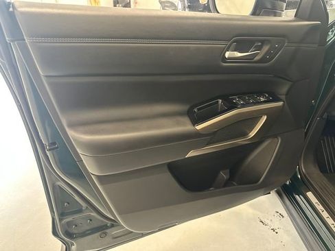 Used 2024 Nissan Pathfinder Platinum w/ Cargo Package AWD/4WD image 31