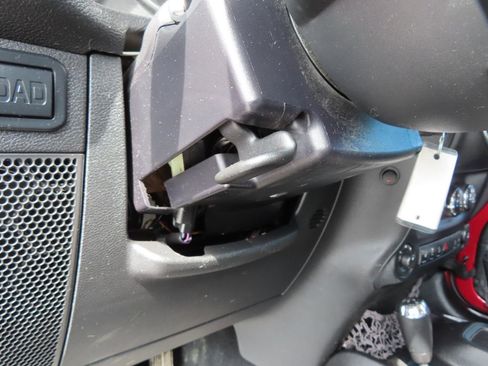Used 2013 Jeep Wrangler Unlimited Rubicon w/ Dual Top Group AWD/4WD image 31
