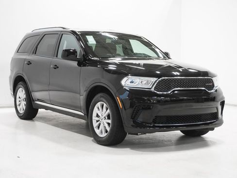 Used 2024 Dodge Durango SXT image 4