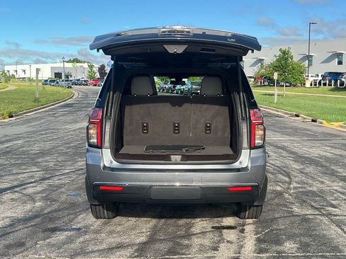 Used 2022 Chevrolet Tahoe LT w/ Luxury Package AWD/4WD image 40