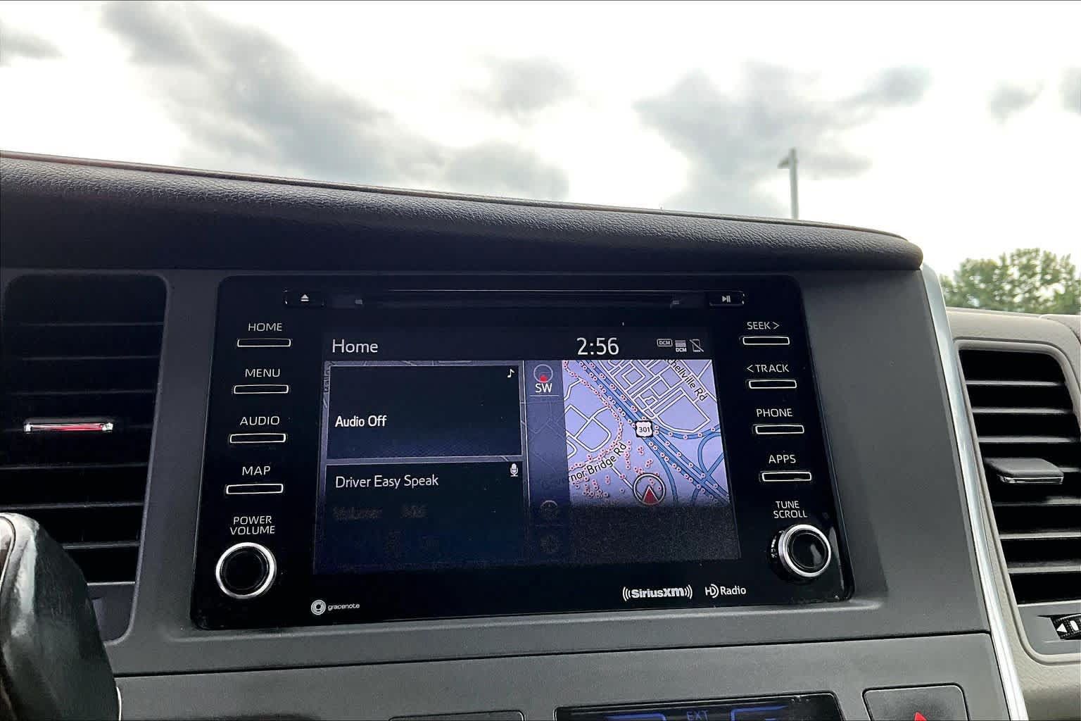Used 2018 Toyota Sienna XLE w/ XLE Navigation Package FWD image 31