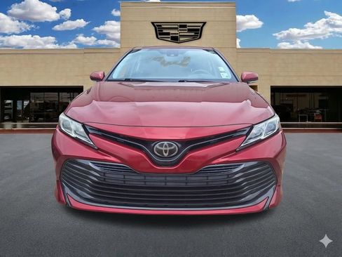 Used 2019 Toyota Camry LE w/ Convenience Package FWD image 2