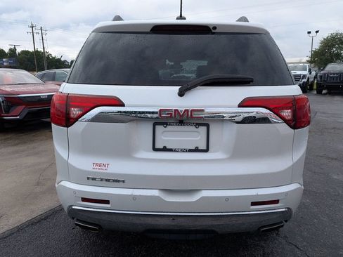 Used 2018 GMC Acadia Denali w/ Technology Package FWD image 3