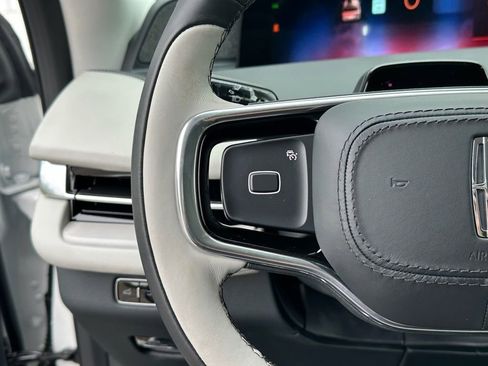 New 2026 Lincoln Navigator Reserve AWD/4WD image 10