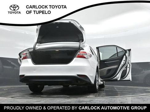 Used 2018 Toyota Camry LE image 40
