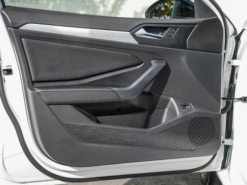 Used 2025 Volkswagen Jetta Sport image 19