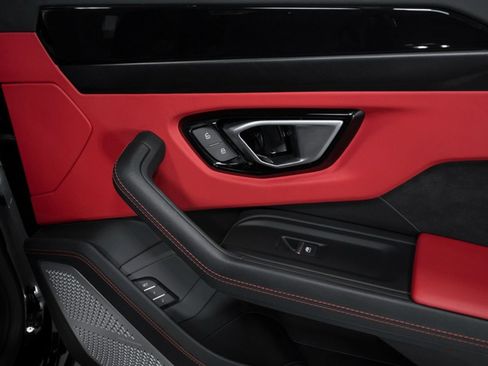 Used 2022 Lamborghini Urus image 47