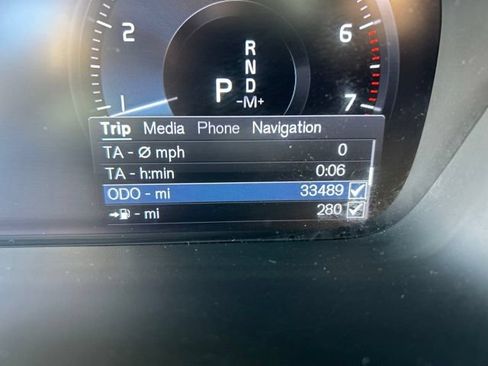 Used 2021 Volvo XC40 T5 R-Design w/ Climate Package AWD/4WD image 23