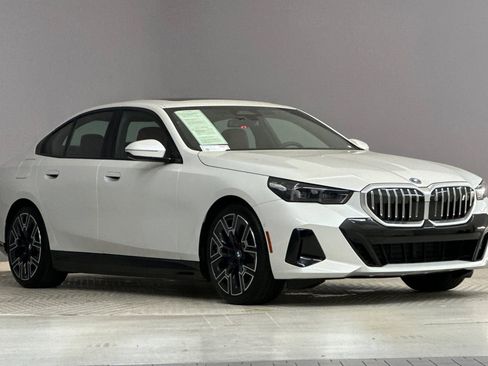 Used 2026 BMW i5 eDrive40 image 6