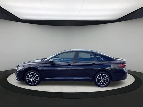 Used 2025 Volkswagen Jetta Sport FWD image 5