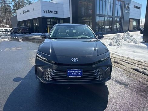 Used 2025 Toyota Camry XLE w/ Premium Plus Package image 2